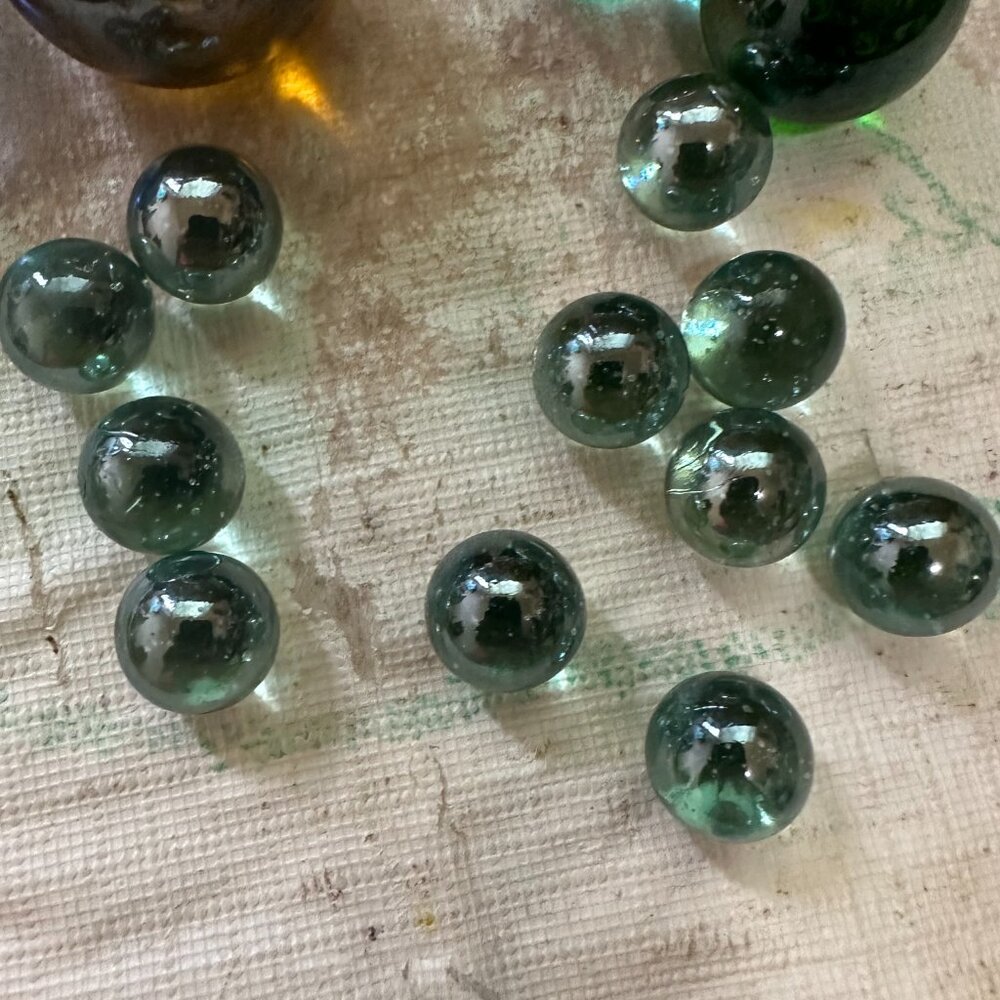 Big Marble Lot of 19 Marbles 6 Big 2 Medium 11 Small - Picture 4 of 11